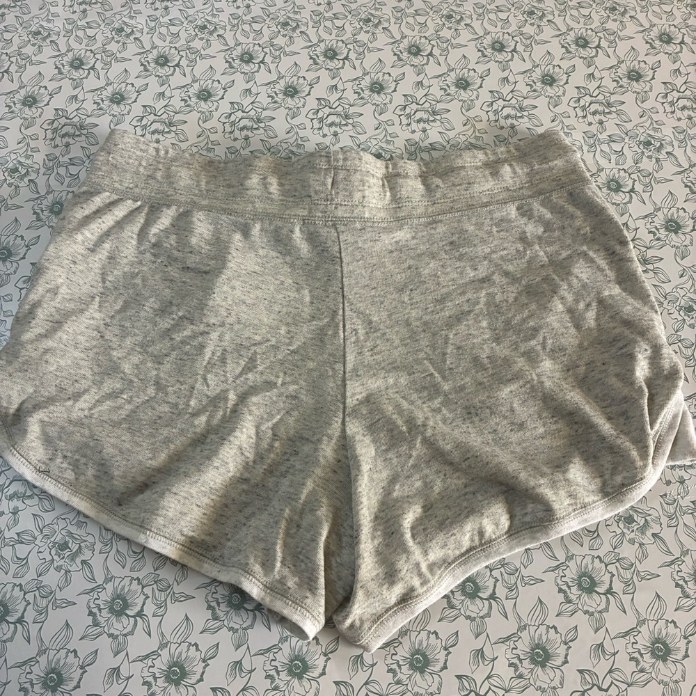 Nike Gray Women’s Shorts - Picture 6 of 7